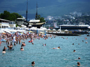 В Крыму для туристов функционируют 433 пляжа, — Черняк