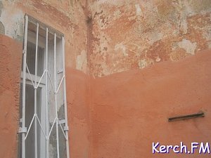 Керчане недовольны ремонтом фасада дома по Айвазовского,22