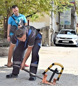 Власти Симферополя снесли более двух десятков незаконных шлагбаумов