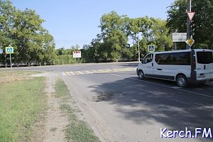 В Керчи на пересечении Вокзального шоссе-Годыны продолжают увеличиваться ямы