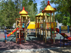 Победители конкурса по благоустройству дворов получат новые детские площадки в подарок, — администрация Симферополя