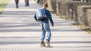 Охота на прогульщиков: в Крыму будут искать школьников, гуляющих во время уроков в парках и супермаркетах