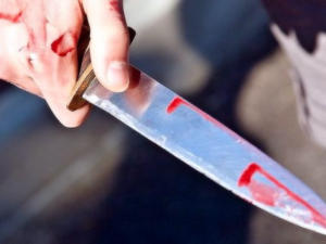 Симферополец может «сесть» на 10 лет за то, что изрезал родного отца ножом
