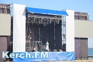 В Керчи проходит фестиваль эстрадной песни