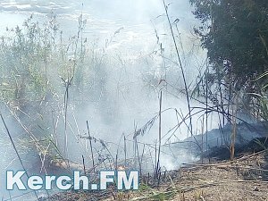 В Керчи на «Черепашке» пожарные тушили возгорание