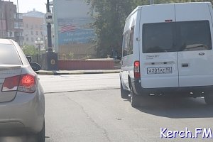 В Керчи дорогу на Мирошника заасфальтировали в один слой