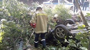 На трассе «Грушевка-Судак» опрокинулся в кювет автомобиль SIAT