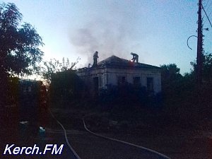 Рано утром в Керчи горел дом