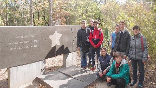 Луганские комсомольцы успешно завершили поиски забытой и потерянной могилы молодогвардейца Нины Иванцовой