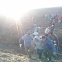 Крымские спасатели оказывают помощь в ликвидации ДТП в районе Керчи