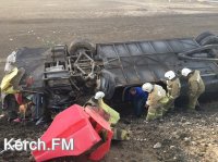 Причиной аварии автобуса под Керчью стало лопнувшее колесо, — водитель