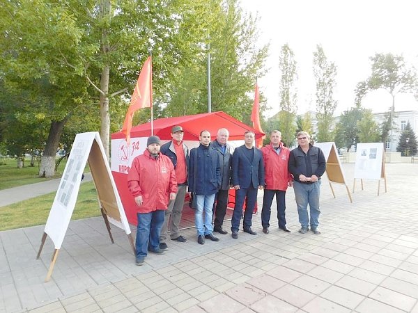 В Оренбурге стартовала череда траурных мероприятий, посвященных памяти защитников Советской власти