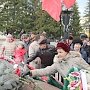 Челябинские коммунисты и комсомольцы провели пикет в память о защитниках Дома Советов