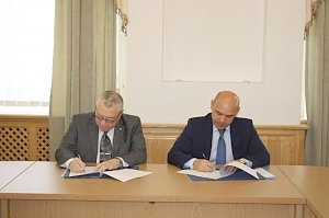 Крымская прокуратура и Общественная палата подписали договор о сотрудничестве