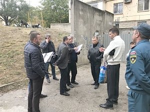 Коммунальщики устранили угрозу обрушения подпорной стены в симферопольском микрорайоне Загородный