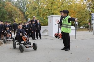 В Крыму полицейские кадеты пополнили свои знания Правил дорожного движения