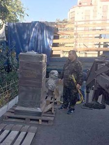 В Крыму установят памятники Курчатову и Гагарину