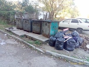 В Керчи наказали штрафом управляющую компанию за состояние мусоросборочных площадок