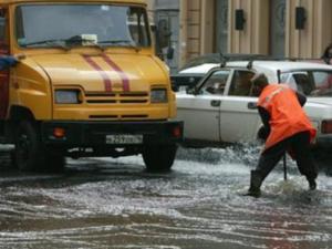 В центральной части Керчи произошёл прорыв водовода