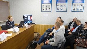 Руководители автотранспортных предприятий Севастополя поддержали инициативу ГИБДД по созданию «единого информационного поля дорожной безопасности» в салонах общественного транспорта