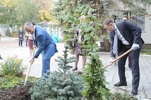 Комплексное взаимодействие представителей общественности и региональной власти поможет улучшить экологическую обстановку в нашей республике, – Владимир Константинов