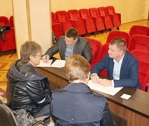 Керчане пожаловались главе администрации на вутридворовые дороги