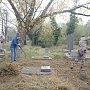 Крымские ополченцы провели уборку на Старом Русском кладбище