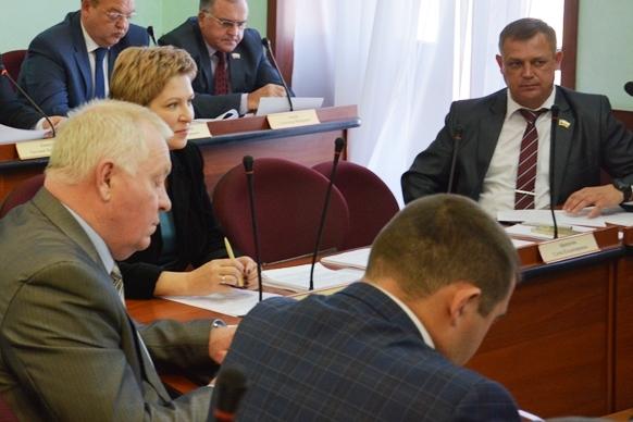 Оренбуржские парламентарии-коммунисты добились снятия вопроса о повышении тарифов на муниципальный транспорт