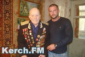 Вчера в Керчи ветеран ВОВ отметил свой 95-летний юбилей