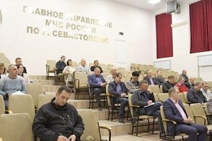 в основном управлении МЧС России по городу Севастополю состоялась встреча с представителями торговых центров и рынков города по вопросам пожарной безопасности