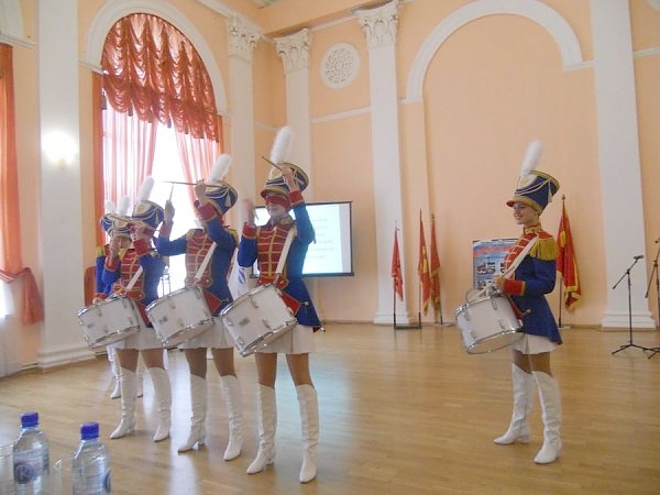 В Орловской области состоялся конкурс знамённых групп и барабанщиков