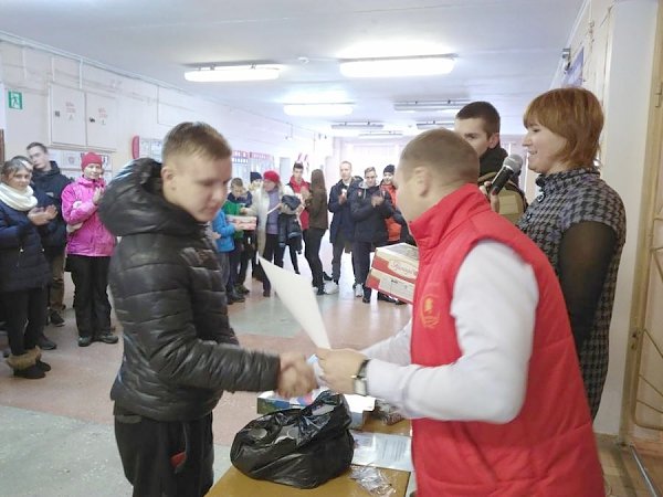 В городе Чебаркуль Челябинской области спортклуб КПРФ провел военно-спортивную игру «Зарница»
