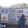 Творческие выставки представили на центральной площади в Керчи