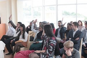Молодёжь полуострова на Форуме друзей Крыма обсуждает возможности роста Республики