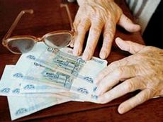С начала 2017 года на соцвыплаты направлено более 8,5 миллиардов рублей – глава Минфина РК