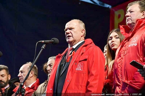 Г.А. Зюганов на митинге в Москве: Знамя Ленина – Знамя Победы!