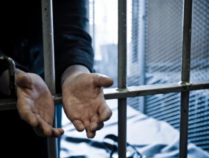 Жителя Ялты приговорили к 4.5 годам колонии строгого режима за контрабанду наркотических средств