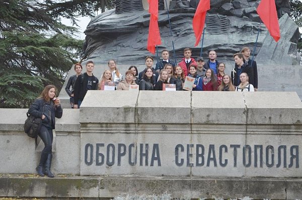 Севастопольские комсомольцы организовали молодёжный квест «Дорогами Октября»