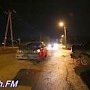 В Керчи при столкновении двух авто, «ВАЗ» врезался в трубу