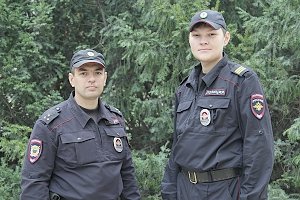 Житель Татарстана поблагодарил сотрудников патрульно-постовой службы полиции Севастополя за оказанную помощь его отцу