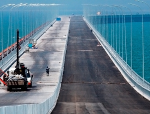 Крымский мост воспоют в стихах и песнях