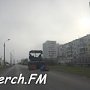 В Керчи на Ворошилова рабочие асфальтировали парковочные карманы