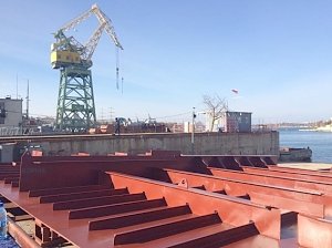 На Севморзаводе заложен плавучий кран грузоподъемностью 400 тонн