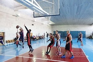 «Искра» поднялась на второе место в мужском баскетбольном чемпионате Крыма