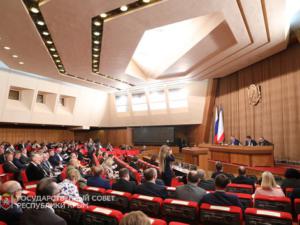 Закон о списании задолженностей перед украинскими банками приняли крымские парламентарии