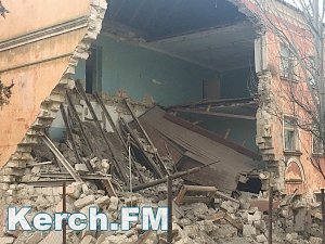 В Керчи рухнуло одно из зданий КГМТУ