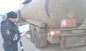 В Керчи ГИБДД усиленно проверяют грузовой транспорт на дорогах