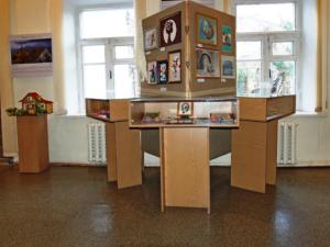 В Феодосии открылась выставка, приуроченная к Международному дню инвалидов