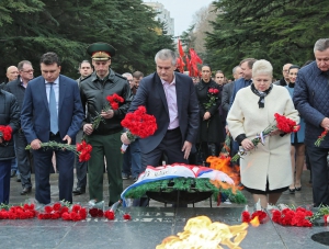 В Крыму почтили память неизвестного солдата [ФОТО]