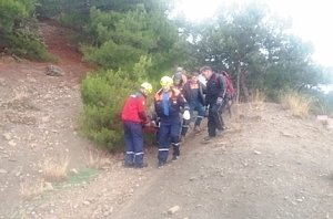 Крымские спасатели помогли туристу в горно-лесной зоне п. Новый Свет